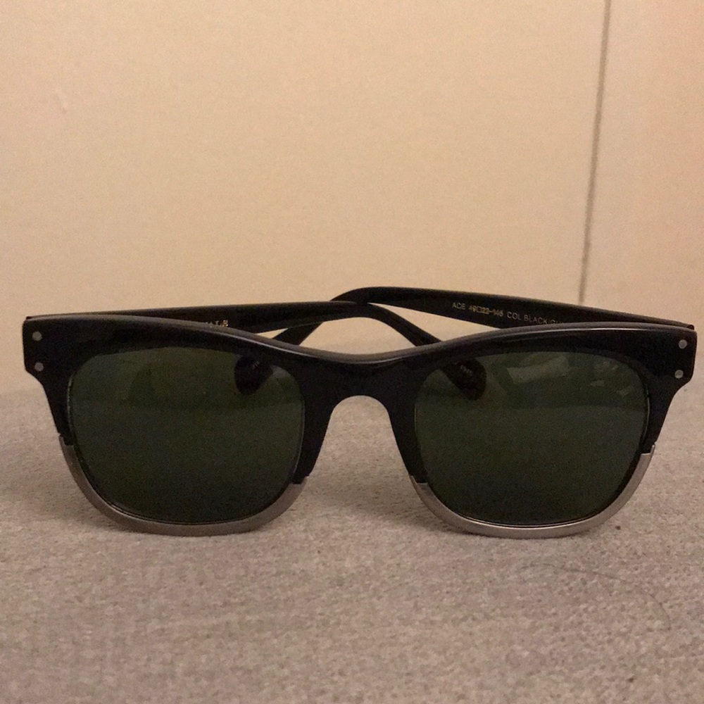 Limited Addition Collaboration MOSCOT + Ave Hotel